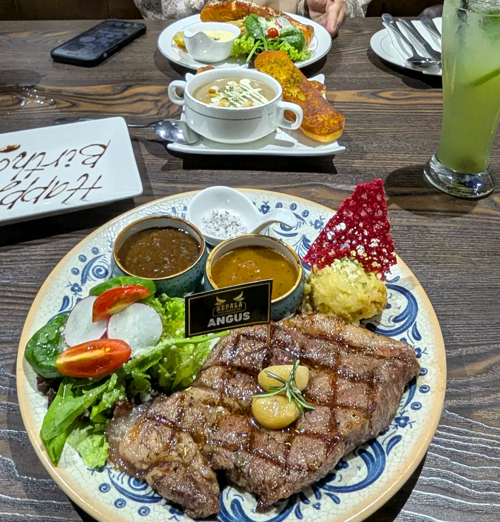 Hidangan signature Kepala Steakhouse